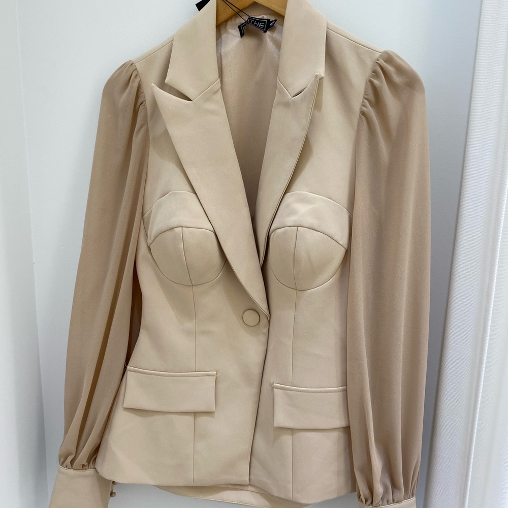 Elegant Beige Women's Jacket